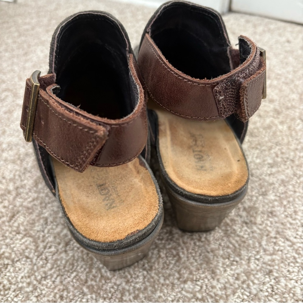 Naot Upgrade Clogs - Picture 8 of 8